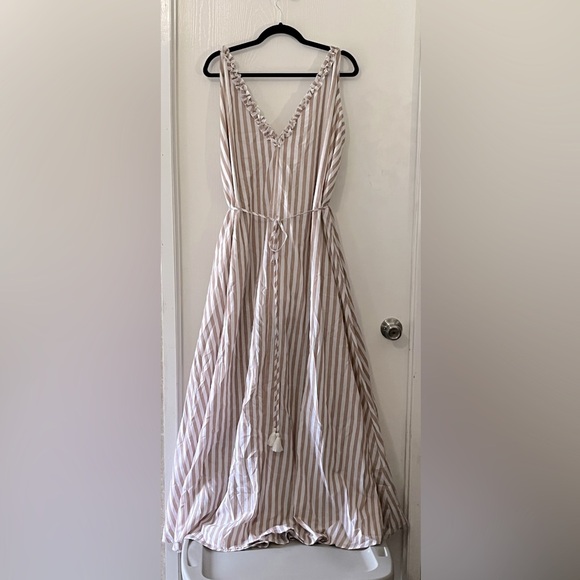 Aakaa Tan and Brown Pleated Maxi Sundress - Picture 2 of 12